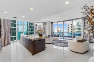 200 Biscayne Boulevard Way 4401, Miami