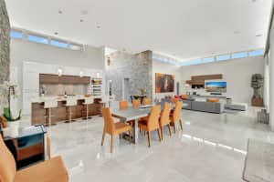 907 Diplomat Pkwy, Hallandale Beach