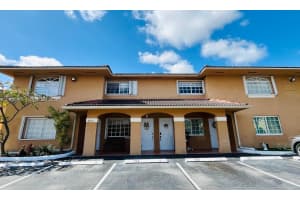 7817 W 36th Ave 204, Hialeah