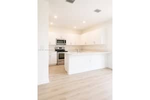 925 Ne 211th St 925, Miami 925 Ne 211th St 925, Miami