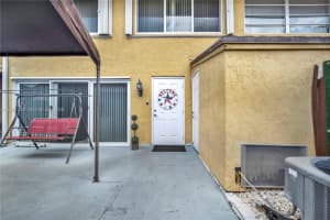 15460 Sw 82nd Ln 403, Miami