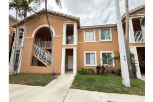 7070 Nw 177th St 107-10, Hialeah