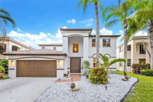 4394 Fox Ridge Dr, Weston