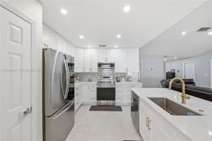 10251 Trevor Creek Dr W, Jacksonville