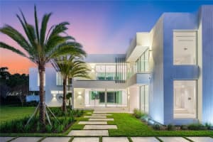 3280 Lake Ridge Lane, Weston