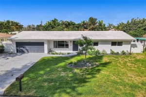 1247 Se 7th Ct, Deerfield Beach