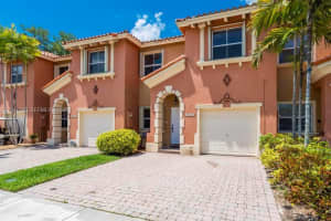 15213 Sw 30th Ter, Miami