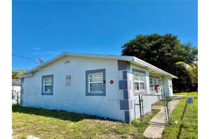 1041 Nw 7th Ct 2, Hallandale Beach