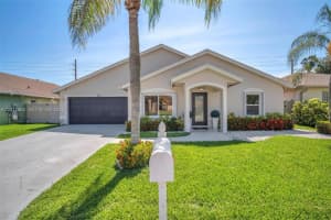 252 Malibu Cir 252, Green Acres