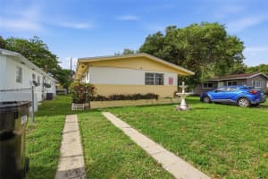 28 Nw 170th St 1, North Miami Beach