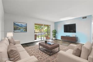 3083 N Oakland Forest Dr 206, Oakland Park