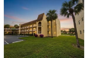 8465 Sunrise Lakes Blvd 212, Sunrise