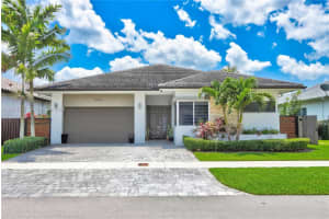 15012 Sw 177th Ter, Miami