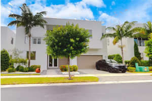 9980 Nw 74th Ter, Doral