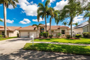 18253 Nw 15th Ln, Pembroke Pines