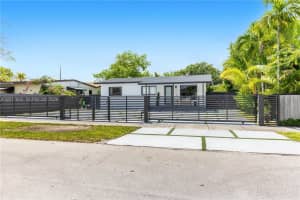 8310 Sw 45th St, Miami