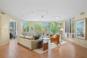 20290 Fairway Oaks Dr 221, Boca Raton