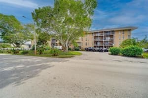 4848 Nw 24th Ct 230, Lauderdale Lakes