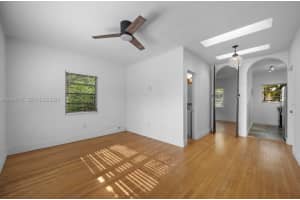 1612 Michigan Ave 11, Miami Beach