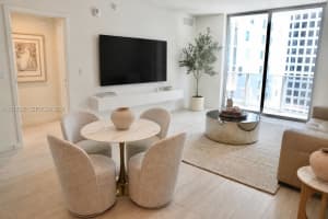 77 Se 5th Street 2414, Miami