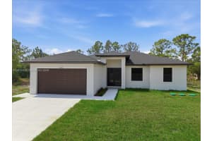 1032 Candlelight Dr, Lehigh Acres
