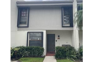 9810 Nw 10th St 88, Pembroke Pines
