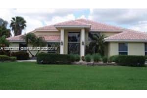21070 N Sweetwater Ln N, Boca Raton