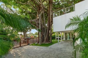 1898 Sw 17th St, Miami