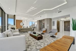 20281 E Country Club Dr Ph14, Aventura