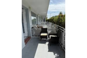 901 10th St 6, Miami Beach