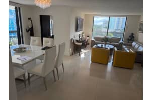 2333 Brickell Ave 812, Miami