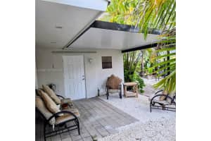 5871 Nw 199th St 5871r, Hialeah