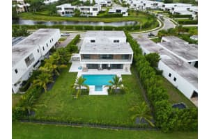 16529 N Botaniko Dr N, Weston