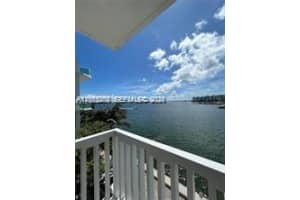 2016 Bay Dr 407, Miami Beach
