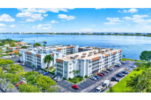 1516 S Lakeside Dr 105, Lake Worth