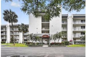 9330 Lagoon Pl 307, Davie