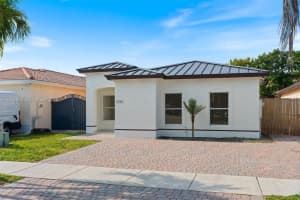 7978 Nw 200th St, Hialeah