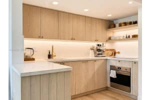 2984 Mary St, Miami