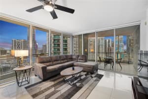 90 Sw 3rd St 2504, Miami 90 Sw 3rd St 2504, Miami