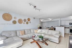1155 Brickell Bay Dr 603, Miami