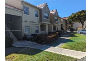 18308 Nw 68th Ave D, Hialeah