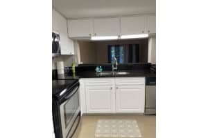 526 Sw 113th Way 526, Pembroke Pines