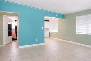 1001 Ne 10th St 1, Hallandale Beach