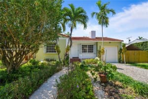 2460 Sw 24th St, Miami