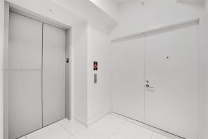 851 Ne 1st Ave 4001, Miami