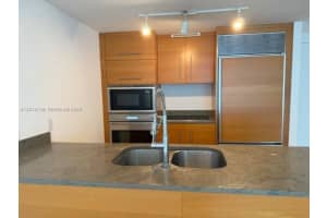 475 Brickell Ave 2411, Miami