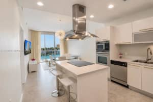 7930 East Dr 506, North Bay Village