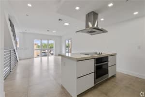 434 Sw 10th St A, Miami