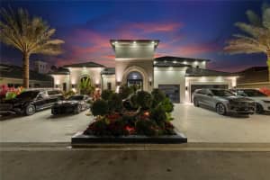 541 E Enclave Cir E, Pembroke Pines