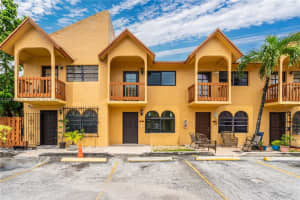 5375 W 23rd Ct 14-10, Hialeah
